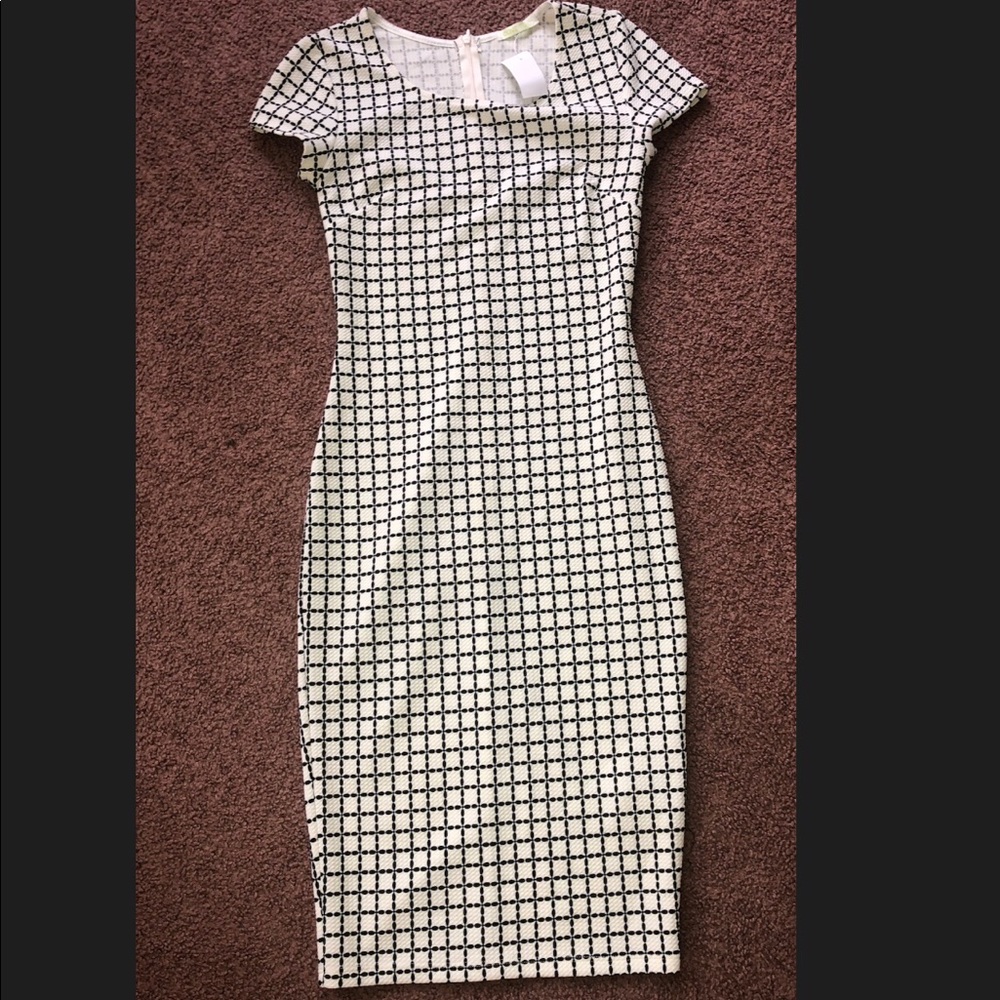 Formal dress - Picture 2 of 2